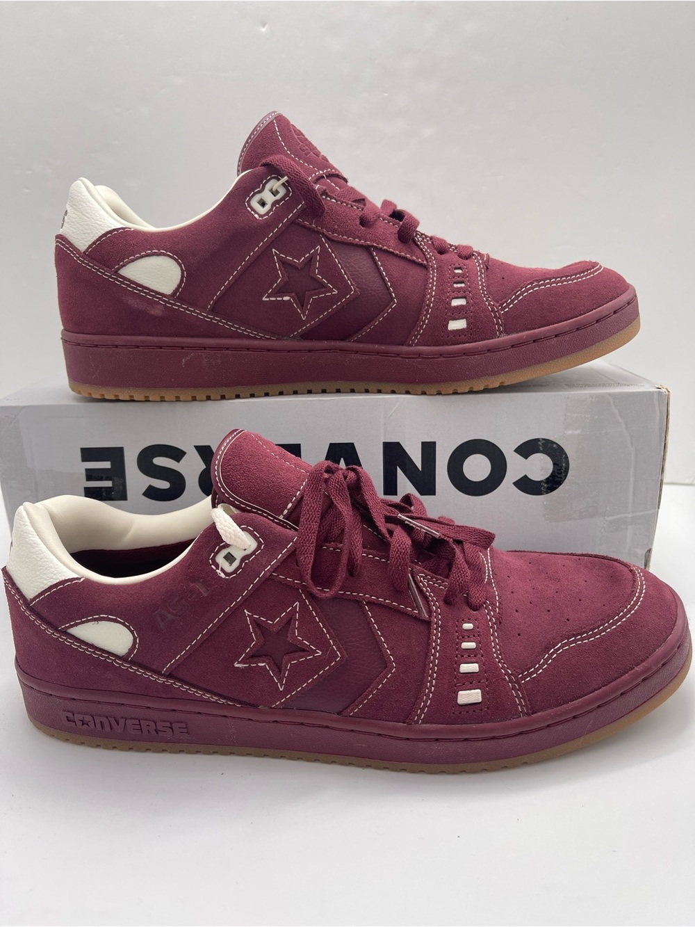 Converse M13 Burgundy Suede Low-Top
AS-1 PRO OX
DARK BURGUNDY/GUM Sneakers